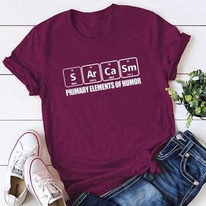 PLUS BURGUNDY / WHITE LETTER PRINT TEE